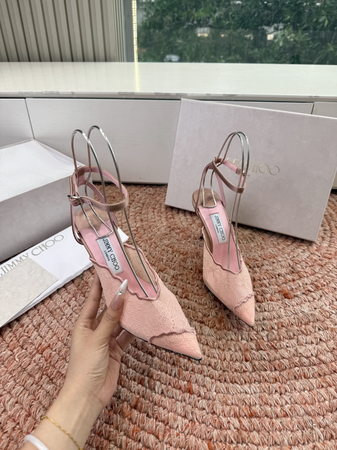 🌾G987所见即所得Jimmychoo 吉米周 26/ 春夏新款 蕾丝 尖头 高跟鞋 这个系列最有意思的
