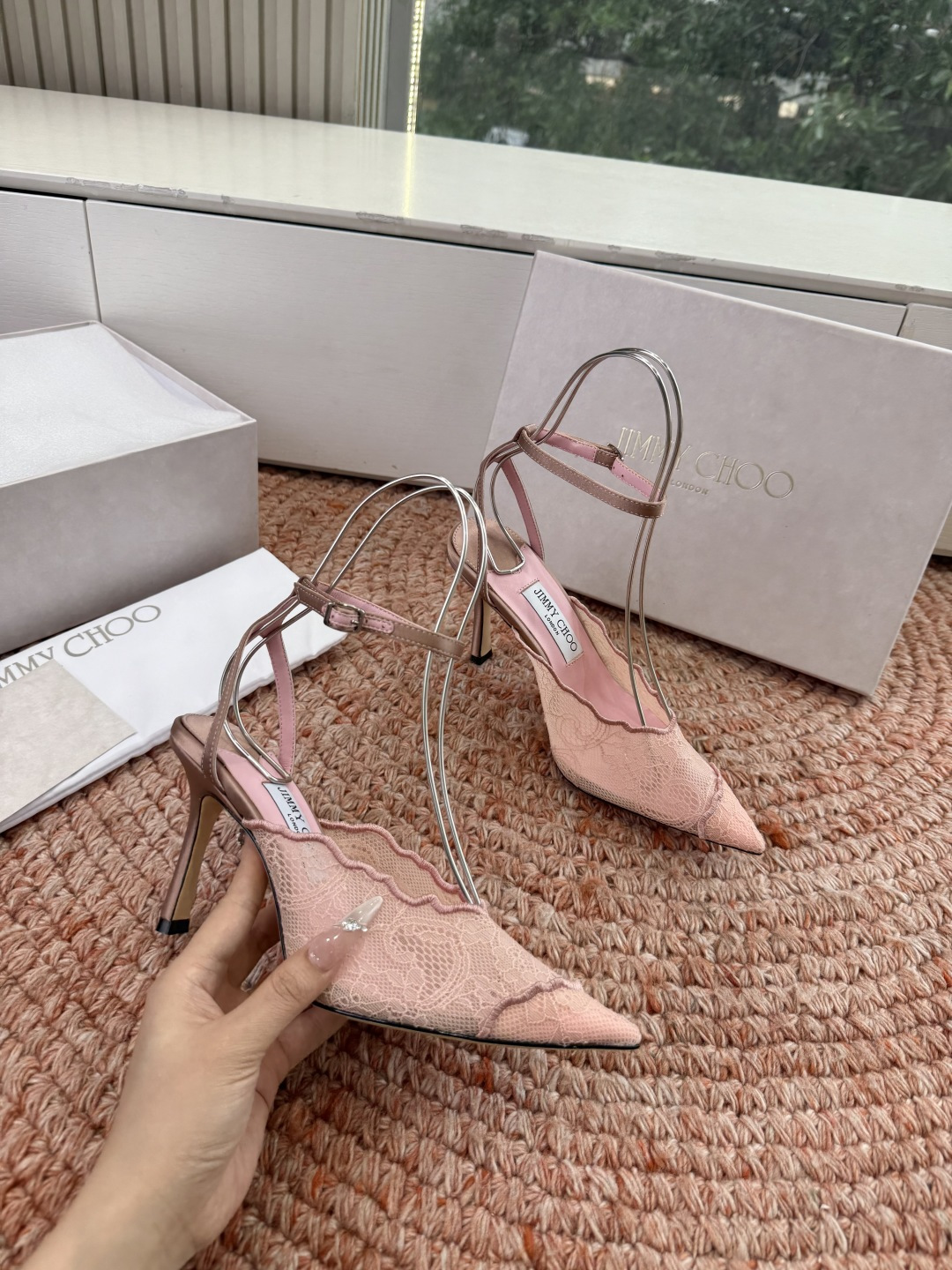 🌾G987所见即所得Jimmychoo 吉米周 26/ 春夏新款 蕾丝 尖头 高跟鞋 这个系列最有意思的