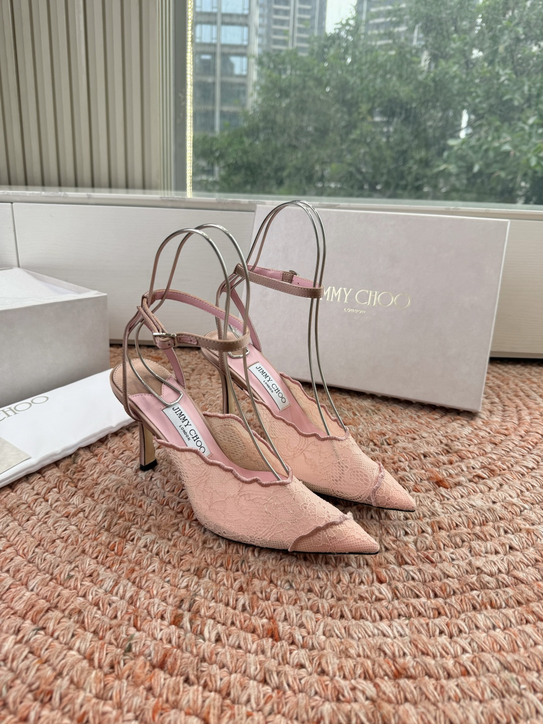 🌾G987所见即所得Jimmychoo 吉米周 26/ 春夏新款 蕾丝 尖头 高跟鞋 这个系列最有意思的