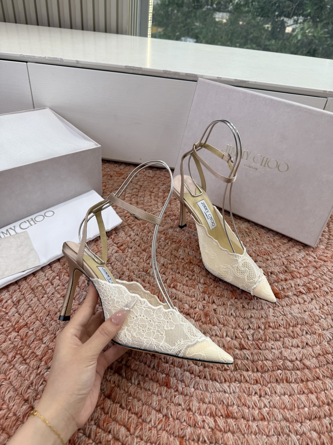 🌾G987所见即所得Jimmychoo 吉米周 26/ 春夏新款 蕾丝 尖头 高跟鞋 这个系列最有意思的