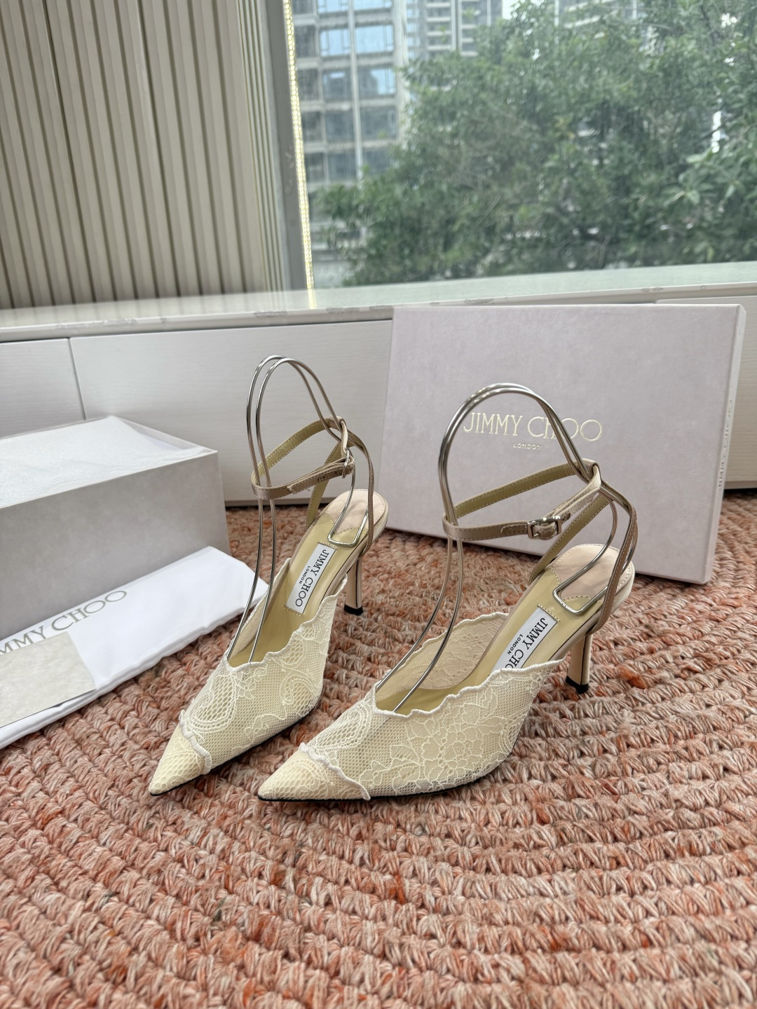 🌾G987所见即所得Jimmychoo 吉米周 26/ 春夏新款 蕾丝 尖头 高跟鞋 这个系列最有意思的
