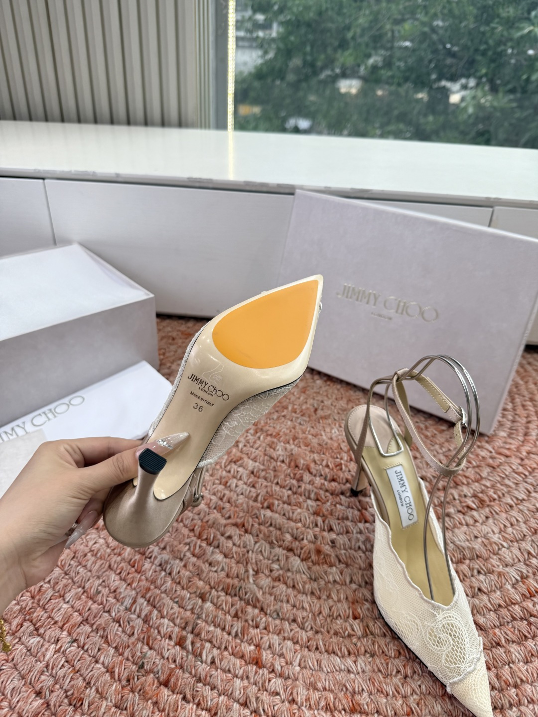 🌾G987所见即所得Jimmychoo 吉米周 26/ 春夏新款 蕾丝 尖头 高跟鞋 这个系列最有意思的