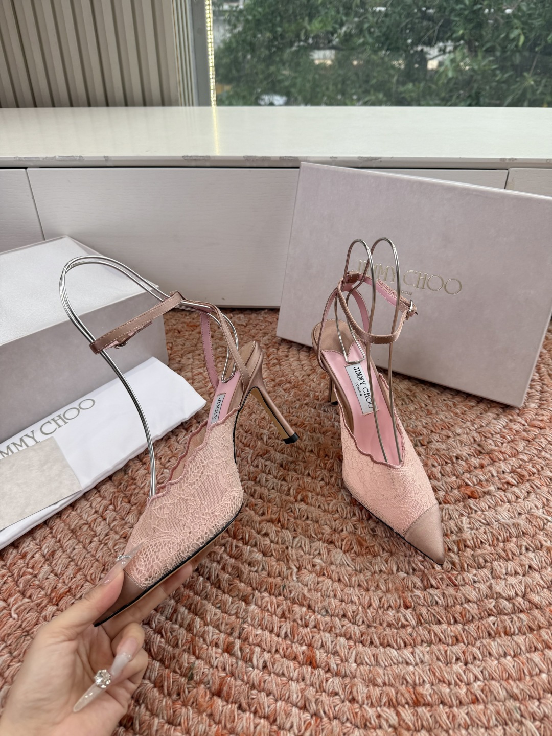 🌾G987所见即所得Jimmychoo 吉米周 26/ 春夏新款 蕾丝 尖头 高跟鞋 这个系列最有意思的