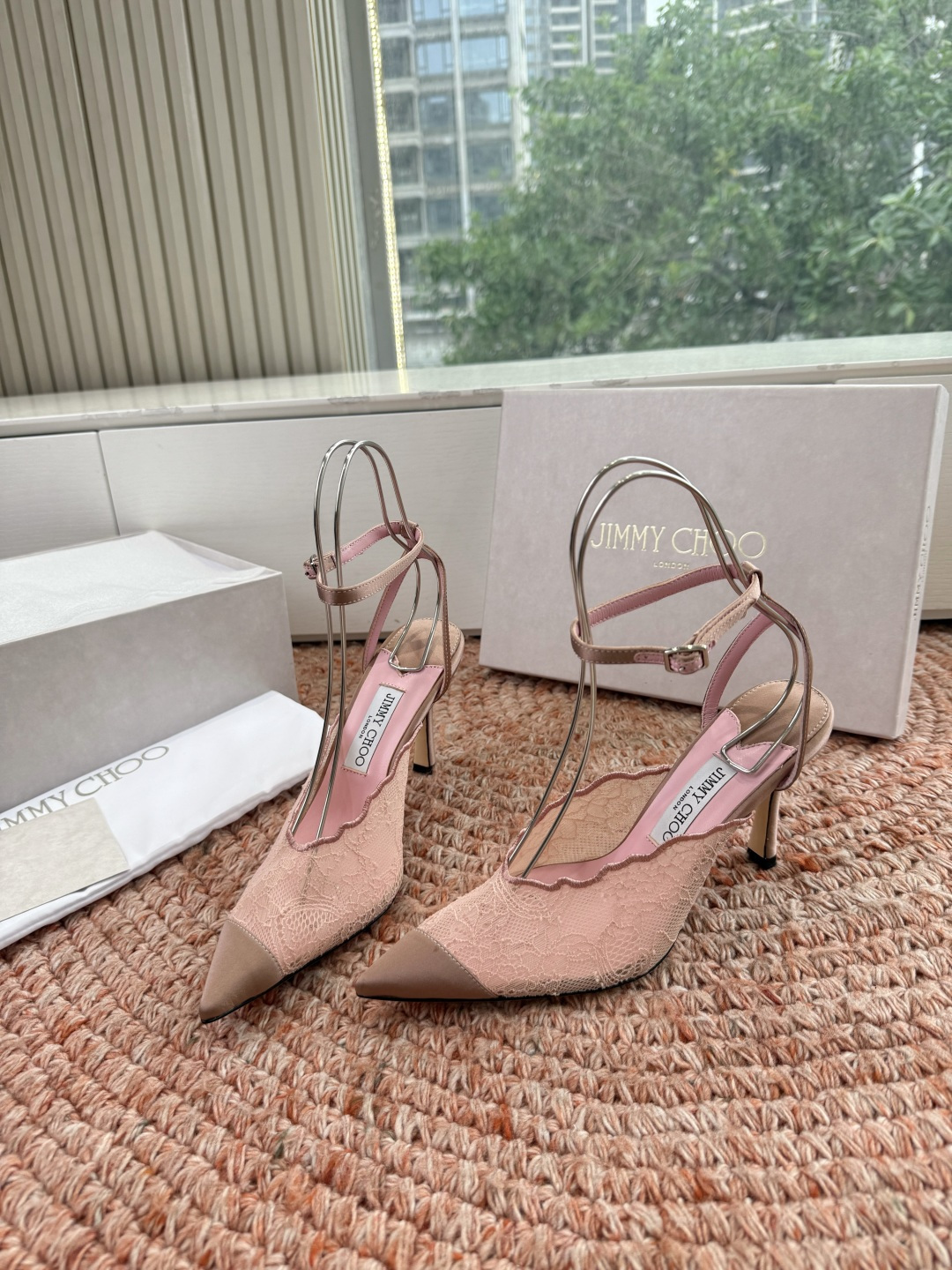 🌾G987所见即所得Jimmychoo 吉米周 26/ 春夏新款 蕾丝 尖头 高跟鞋 这个系列最有意思的