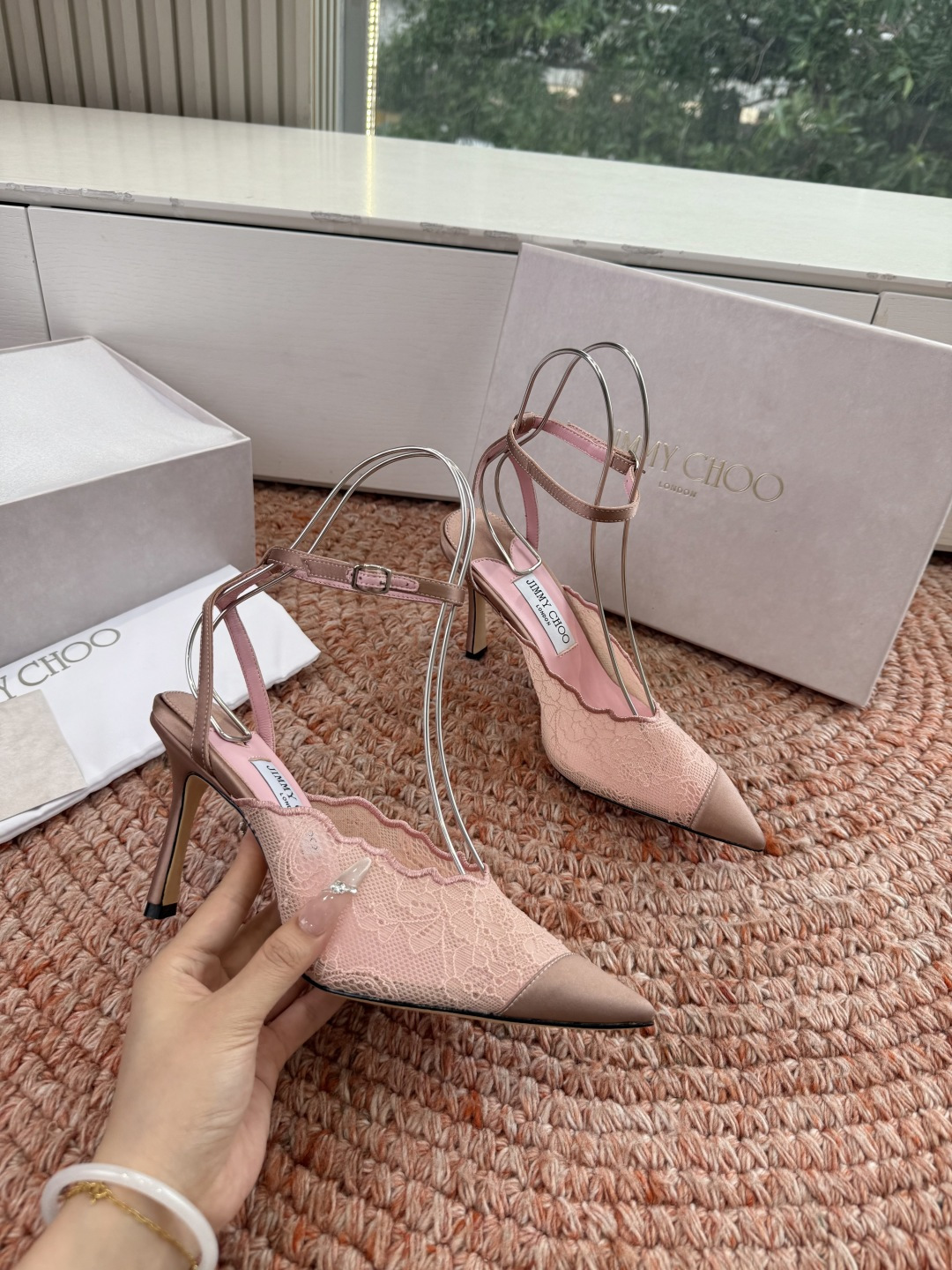 🌾G987所见即所得Jimmychoo 吉米周 26/ 春夏新款 蕾丝 尖头 高跟鞋 这个系列最有意思的