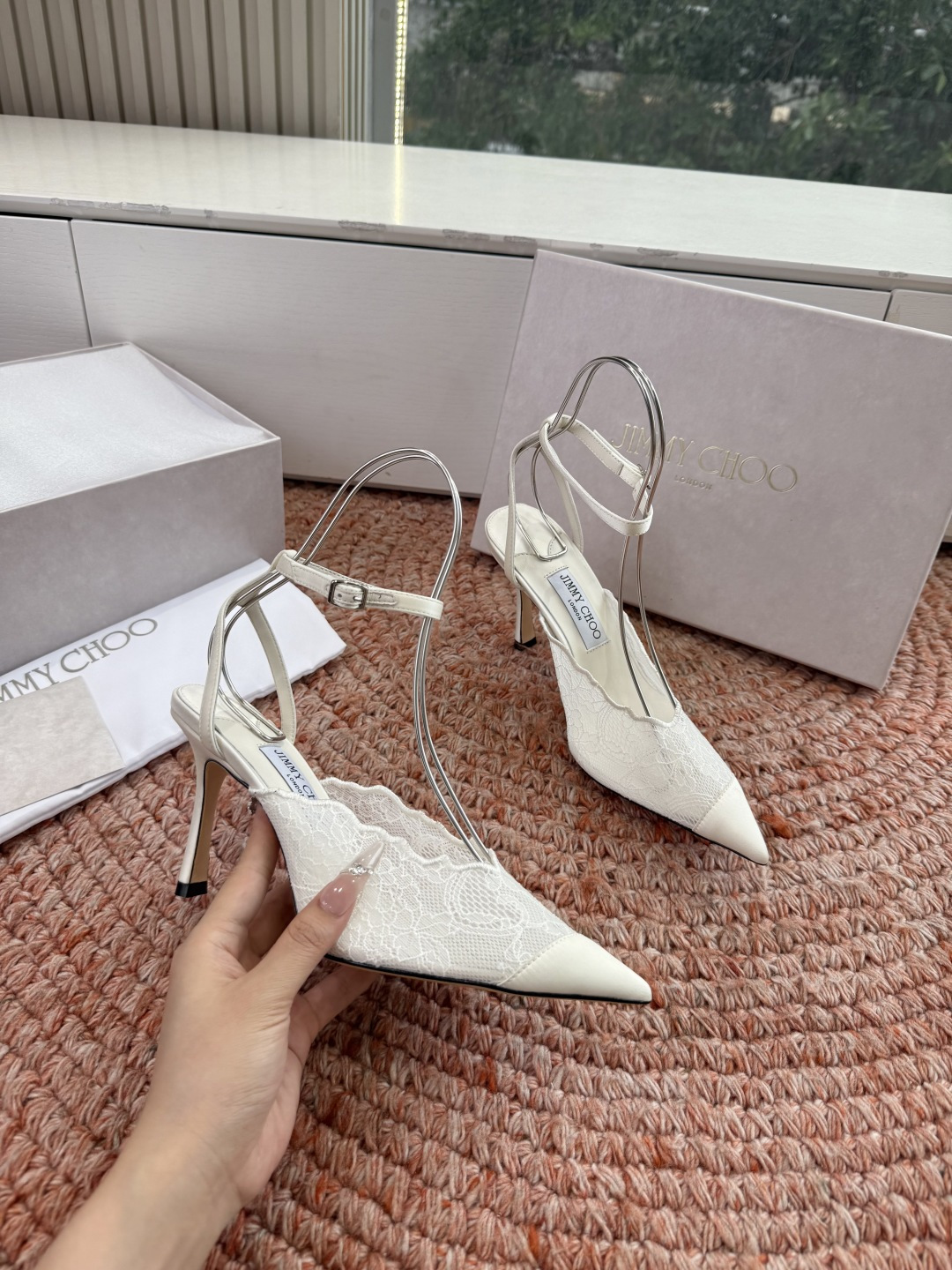 🌾G987所见即所得Jimmychoo 吉米周 26/ 春夏新款 蕾丝 尖头 高跟鞋 这个系列最有意思的