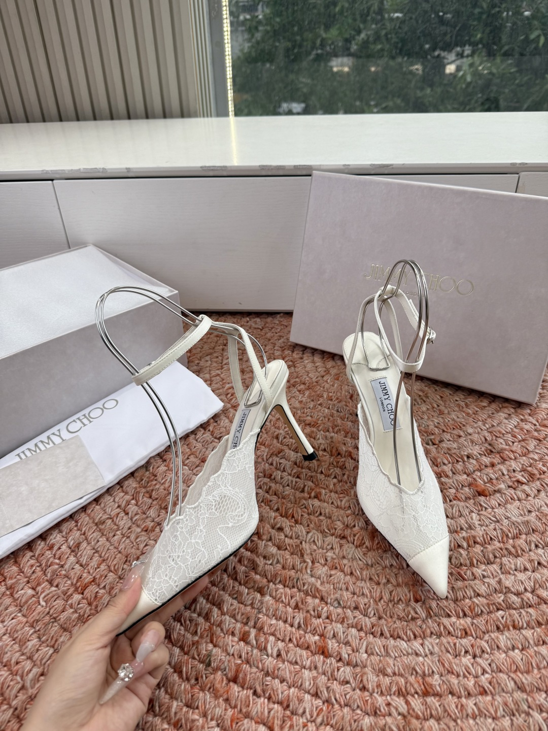 🌾G987所见即所得Jimmychoo 吉米周 26/ 春夏新款 蕾丝 尖头 高跟鞋 这个系列最有意思的