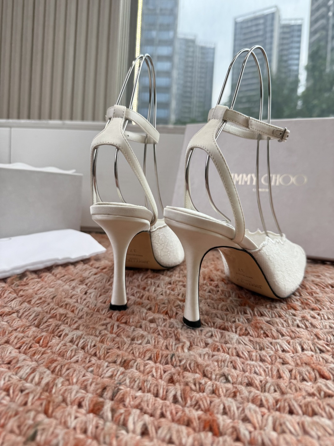 🌾G987所见即所得Jimmychoo 吉米周 26/ 春夏新款 蕾丝 尖头 高跟鞋 这个系列最有意思的