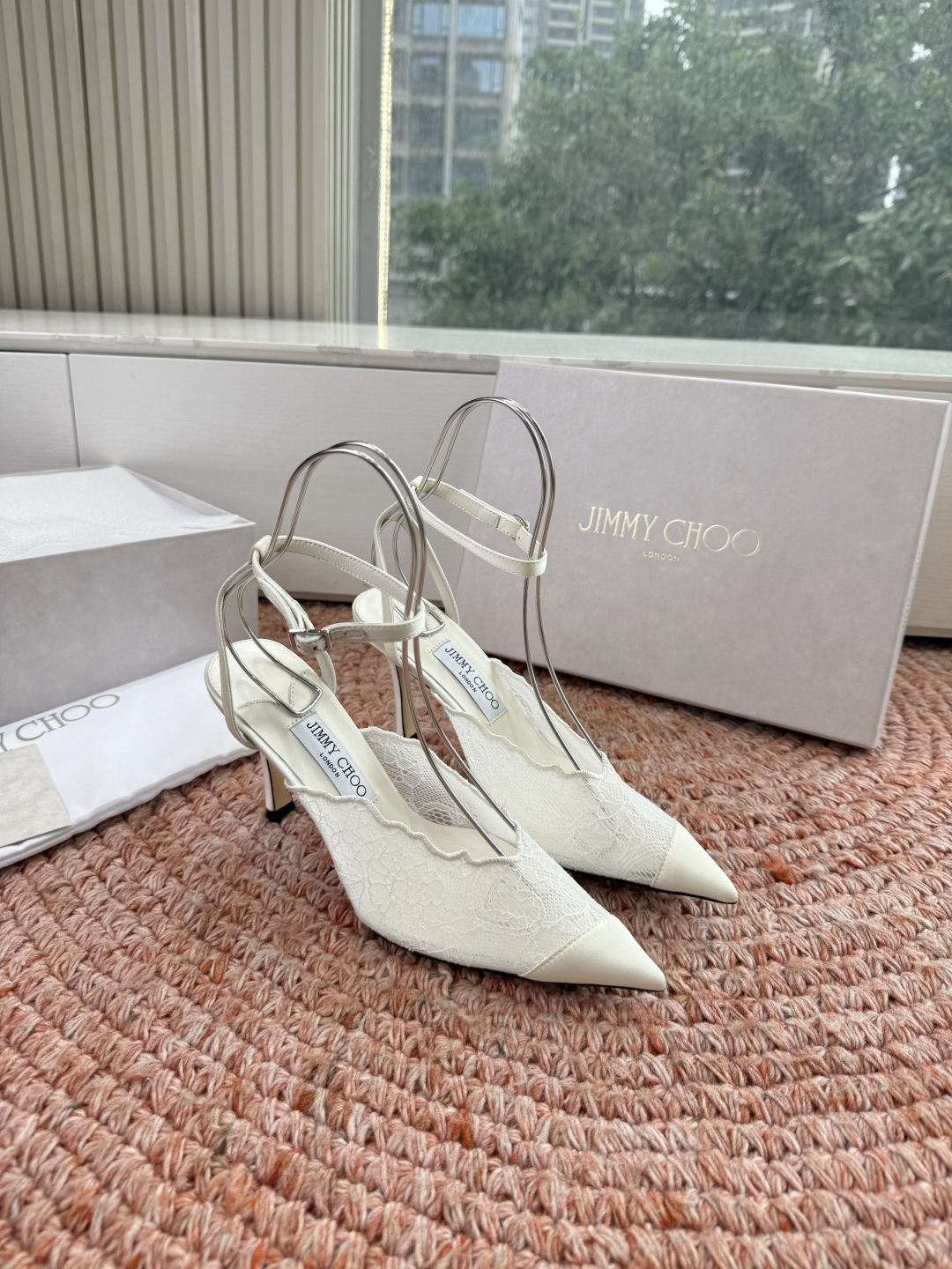 🌾G987所见即所得Jimmychoo 吉米周 26/ 春夏新款 蕾丝 尖头 高跟鞋 这个系列最有意思的