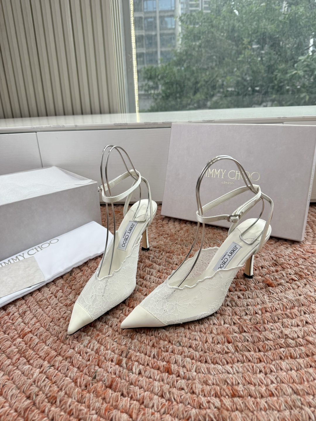 🌾G987所见即所得Jimmychoo 吉米周 26/ 春夏新款 蕾丝 尖头 高跟鞋 这个系列最有意思的