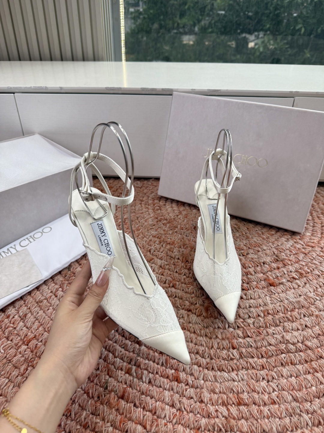 🌾G987所见即所得Jimmychoo 吉米周 26/ 春夏新款 蕾丝 尖头 高跟鞋 这个系列最有意思的