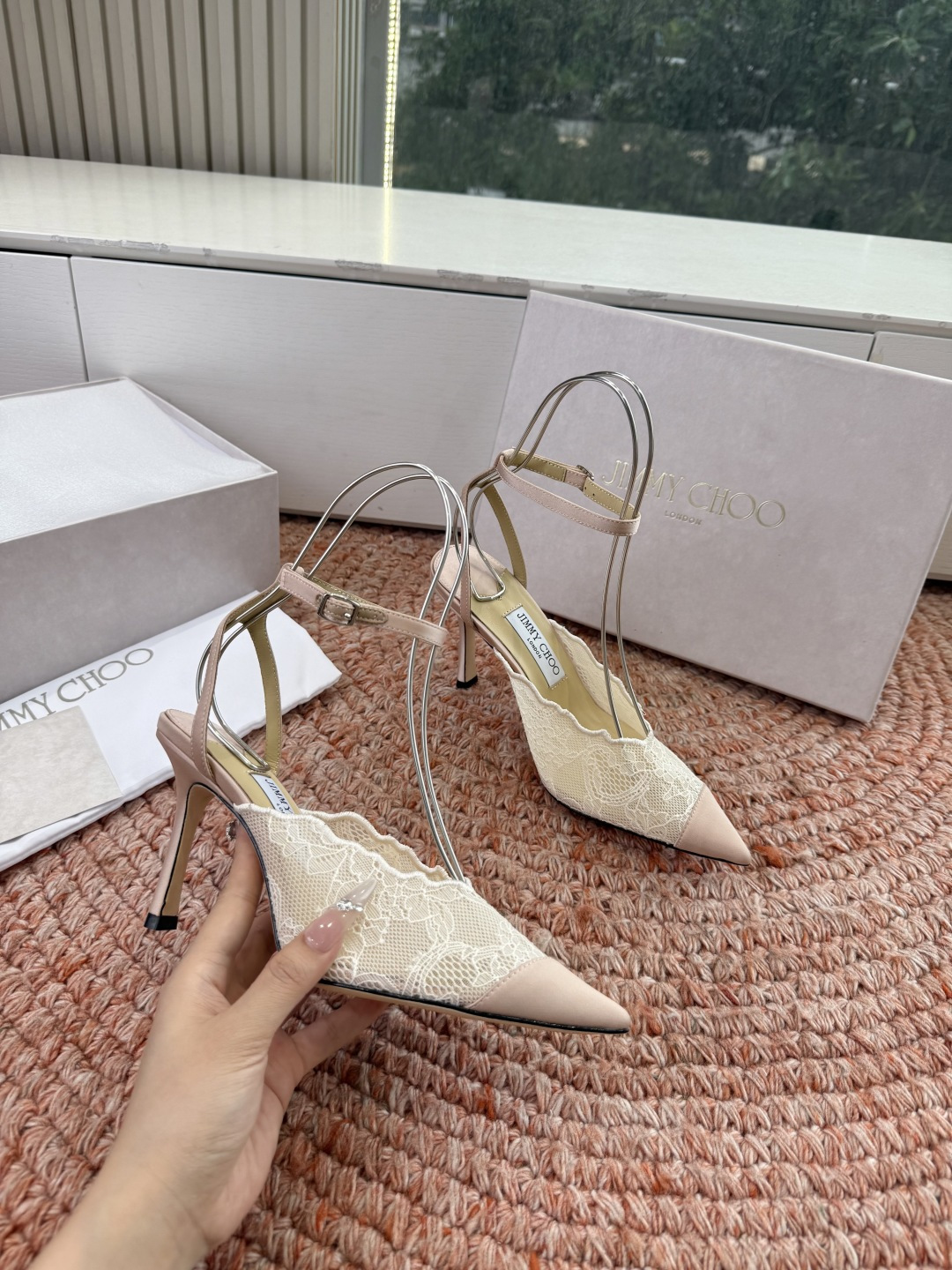 🌾G987所见即所得Jimmychoo 吉米周 26/ 春夏新款 蕾丝 尖头 高跟鞋 这个系列最有意思的
