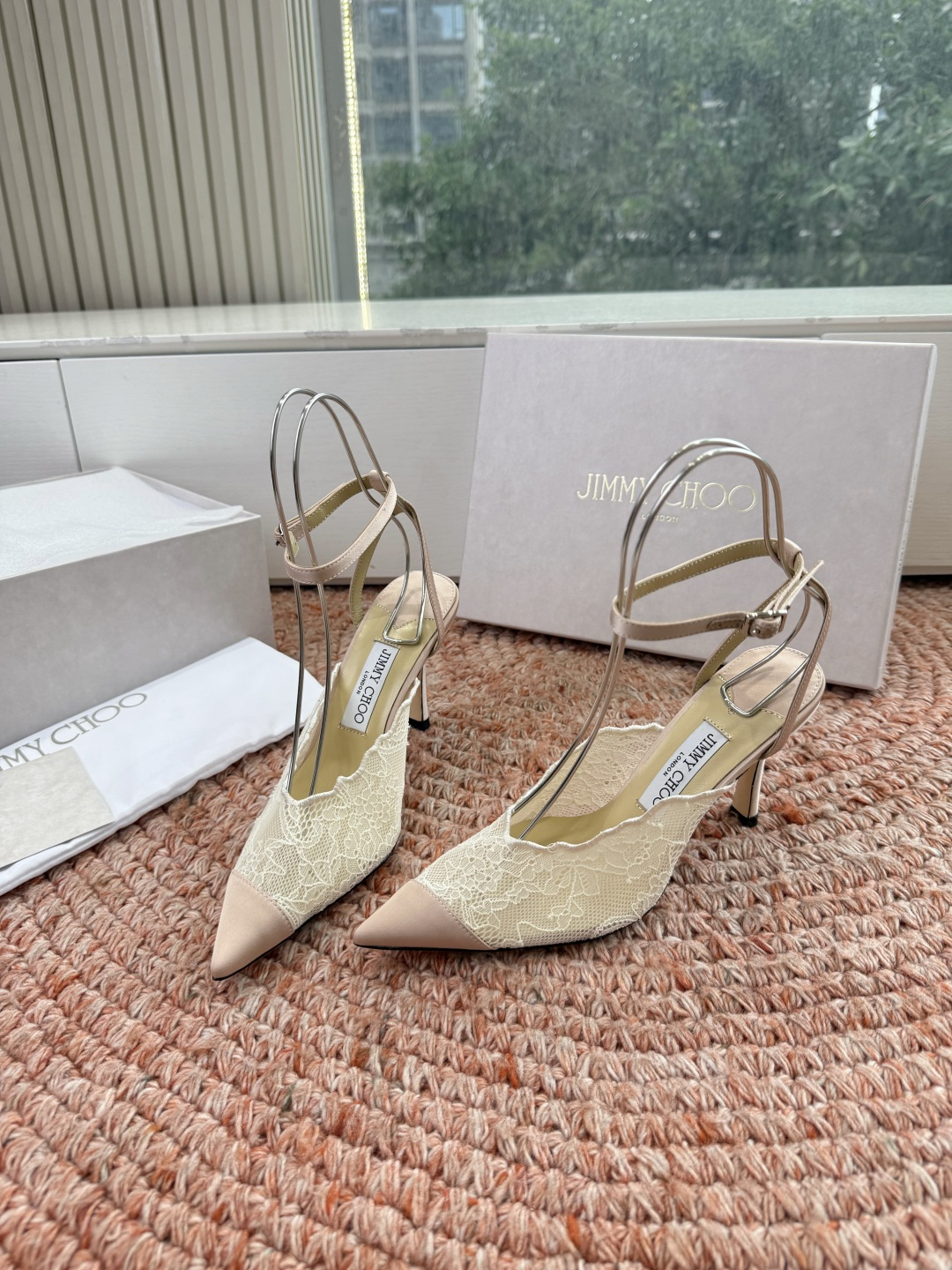 🌾G987所见即所得Jimmychoo 吉米周 26/ 春夏新款 蕾丝 尖头 高跟鞋 这个系列最有意思的