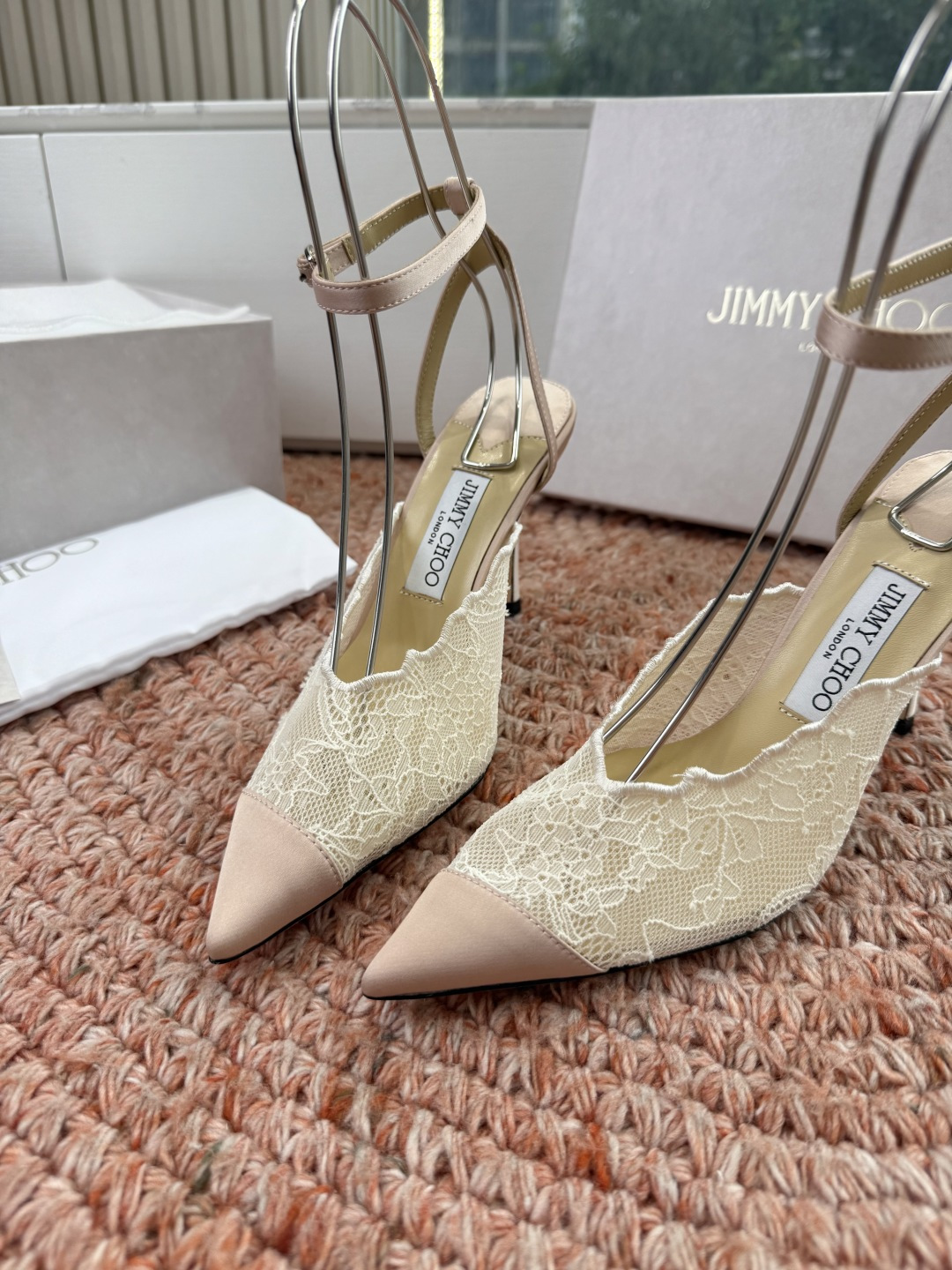 🌾G987所见即所得Jimmychoo 吉米周 26/ 春夏新款 蕾丝 尖头 高跟鞋 这个系列最有意思的