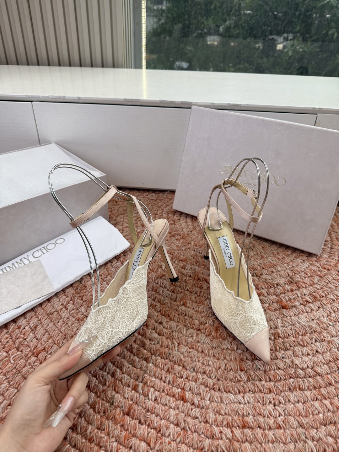 🌾G987所见即所得Jimmychoo 吉米周 26/ 春夏新款 蕾丝 尖头 高跟鞋 这个系列最有意思的
