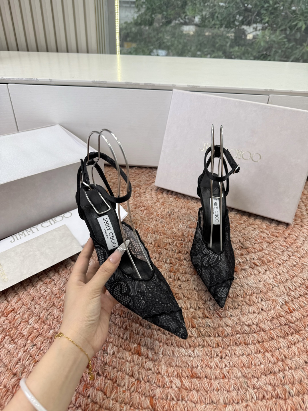 🌾G987所见即所得Jimmychoo 吉米周 26/ 春夏新款 蕾丝 尖头 高跟鞋 这个系列最有意思的