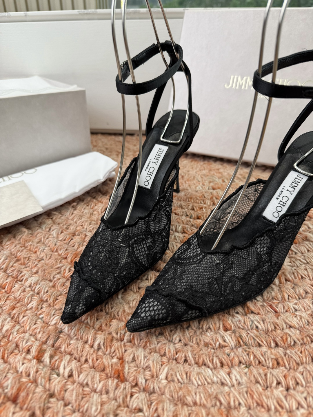 🌾G987所见即所得Jimmychoo 吉米周 26/ 春夏新款 蕾丝 尖头 高跟鞋 这个系列最有意思的