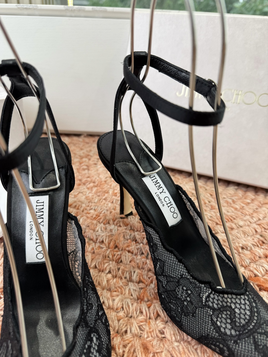 🌾G987所见即所得Jimmychoo 吉米周 26/ 春夏新款 蕾丝 尖头 高跟鞋 这个系列最有意思的