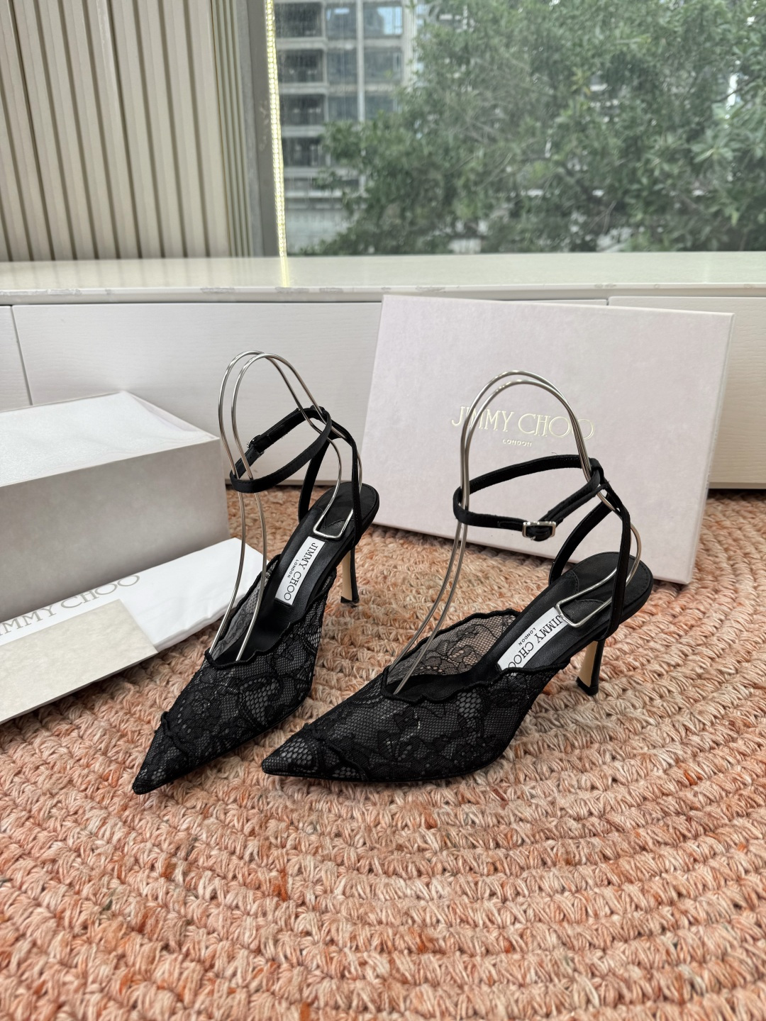 🌾G987所见即所得Jimmychoo 吉米周 26/ 春夏新款 蕾丝 尖头 高跟鞋 这个系列最有意思的