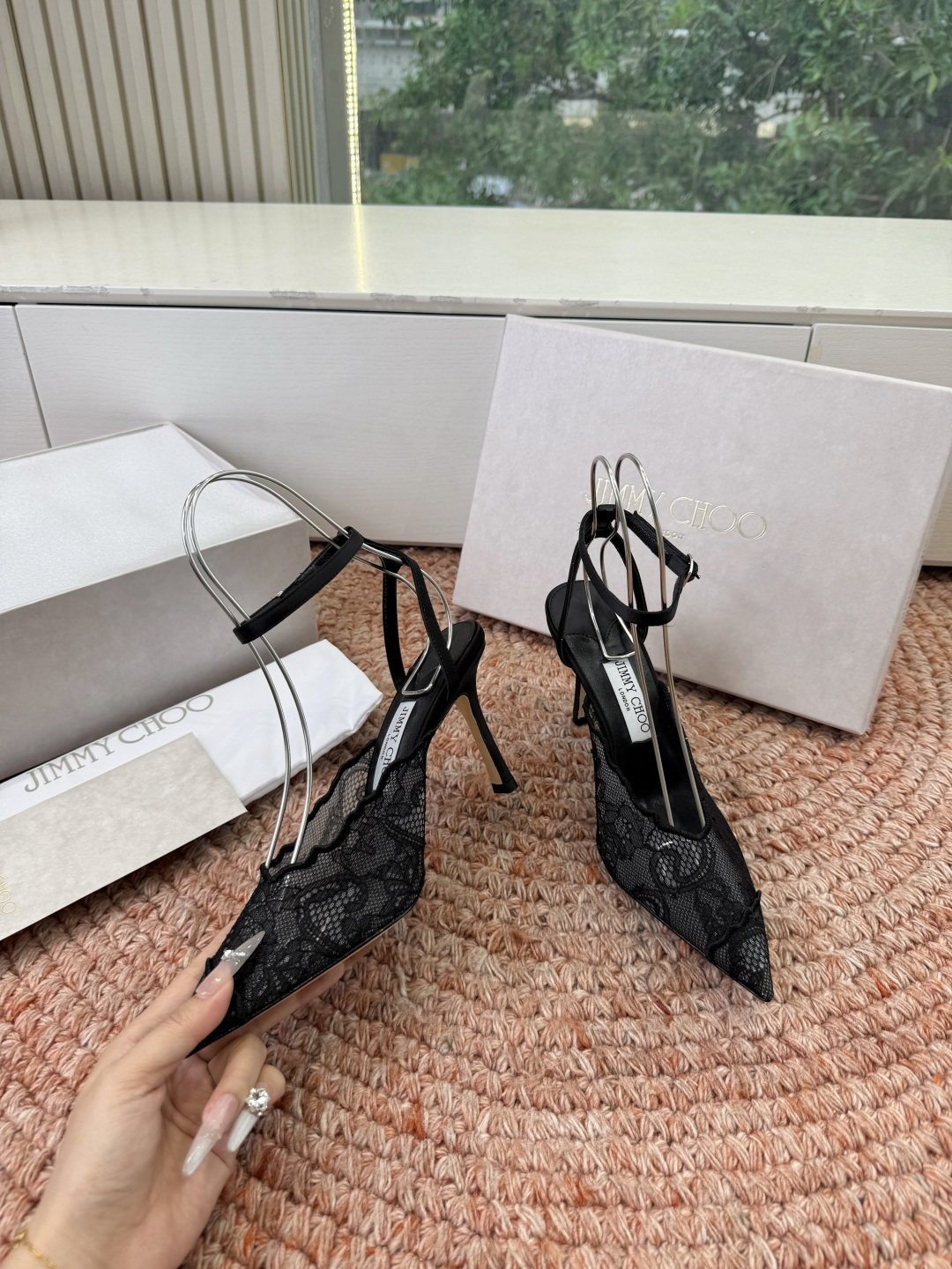 🌾G987所见即所得Jimmychoo 吉米周 26/ 春夏新款 蕾丝 尖头 高跟鞋 这个系列最有意思的