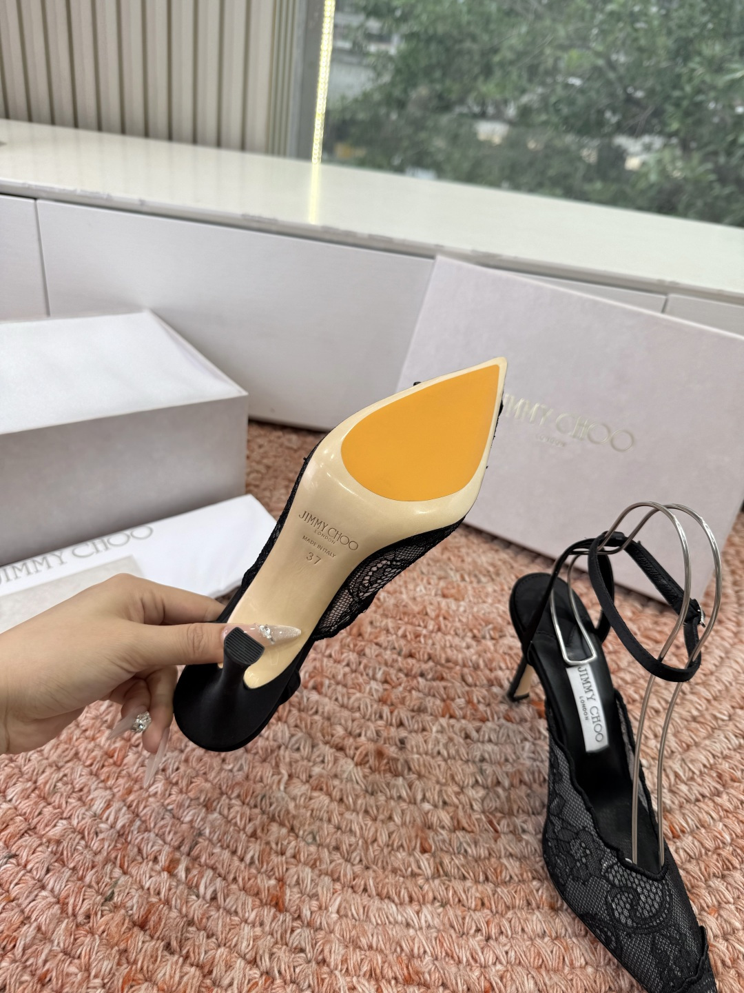 🌾G987所见即所得Jimmychoo 吉米周 26/ 春夏新款 蕾丝 尖头 高跟鞋 这个系列最有意思的