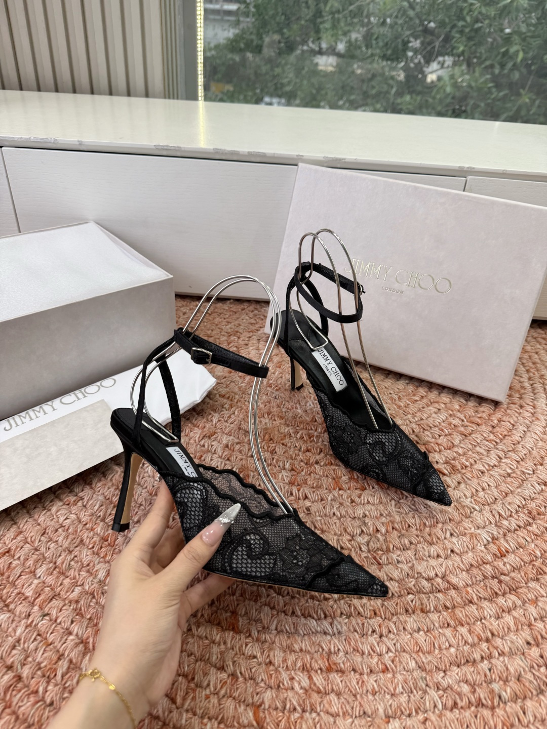 🌾G987所见即所得Jimmychoo 吉米周 26/ 春夏新款 蕾丝 尖头 高跟鞋 这个系列最有意思的