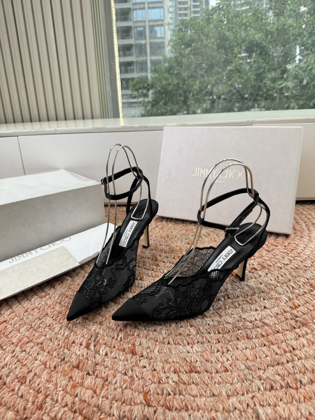 🌾G987所见即所得Jimmychoo 吉米周 26/ 春夏新款 蕾丝 尖头 高跟鞋 这个系列最有意思的