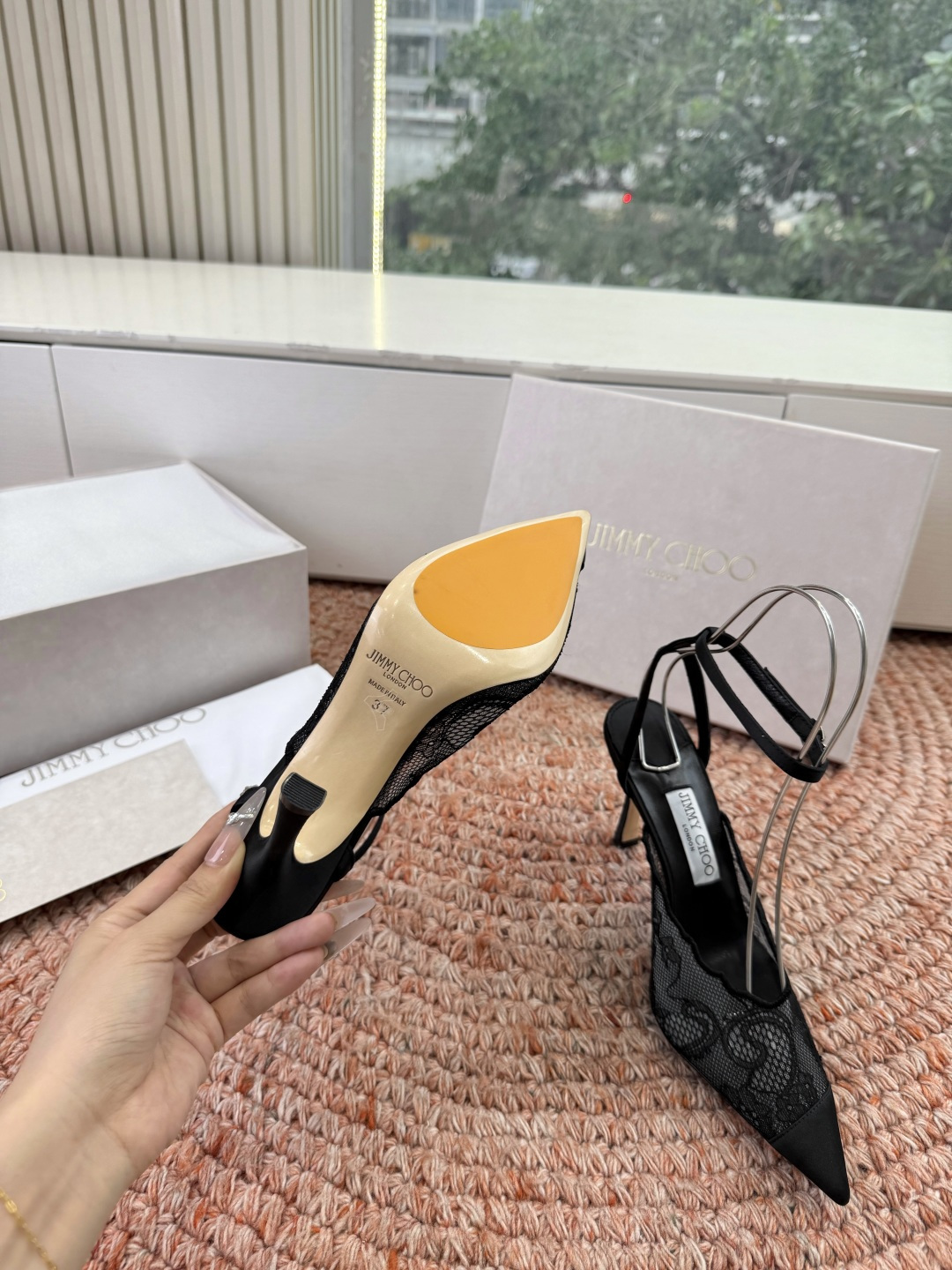 🌾G987所见即所得Jimmychoo 吉米周 26/ 春夏新款 蕾丝 尖头 高跟鞋 这个系列最有意思的