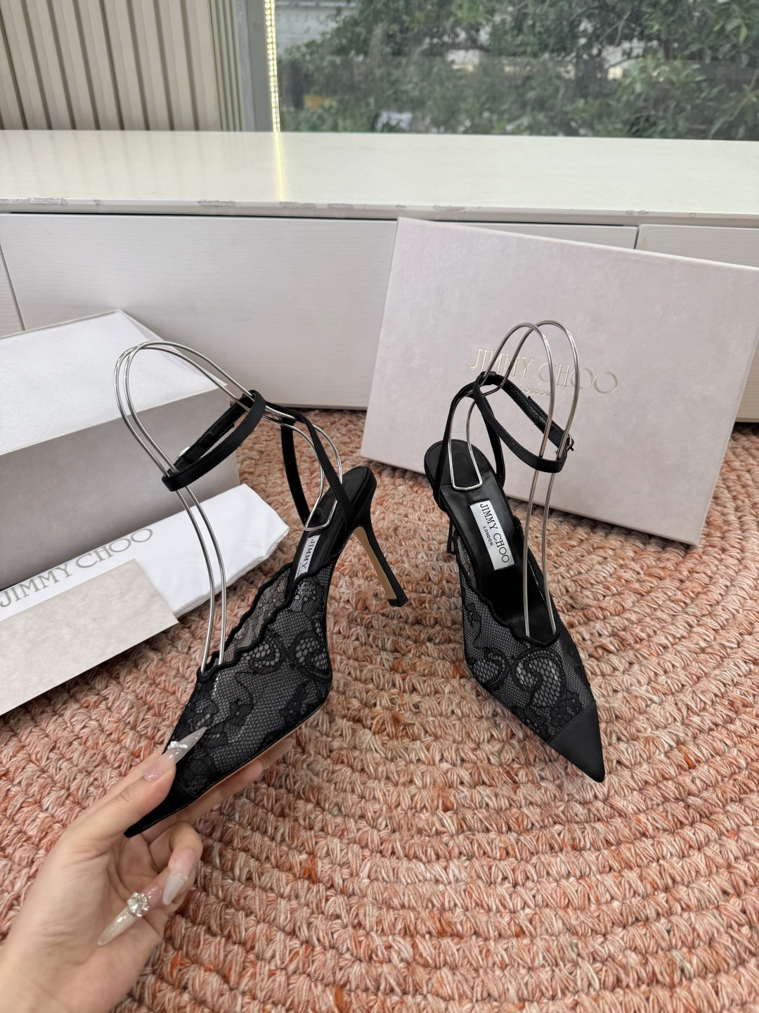 🌾G987所见即所得Jimmychoo 吉米周 26/ 春夏新款 蕾丝 尖头 高跟鞋 这个系列最有意思的
