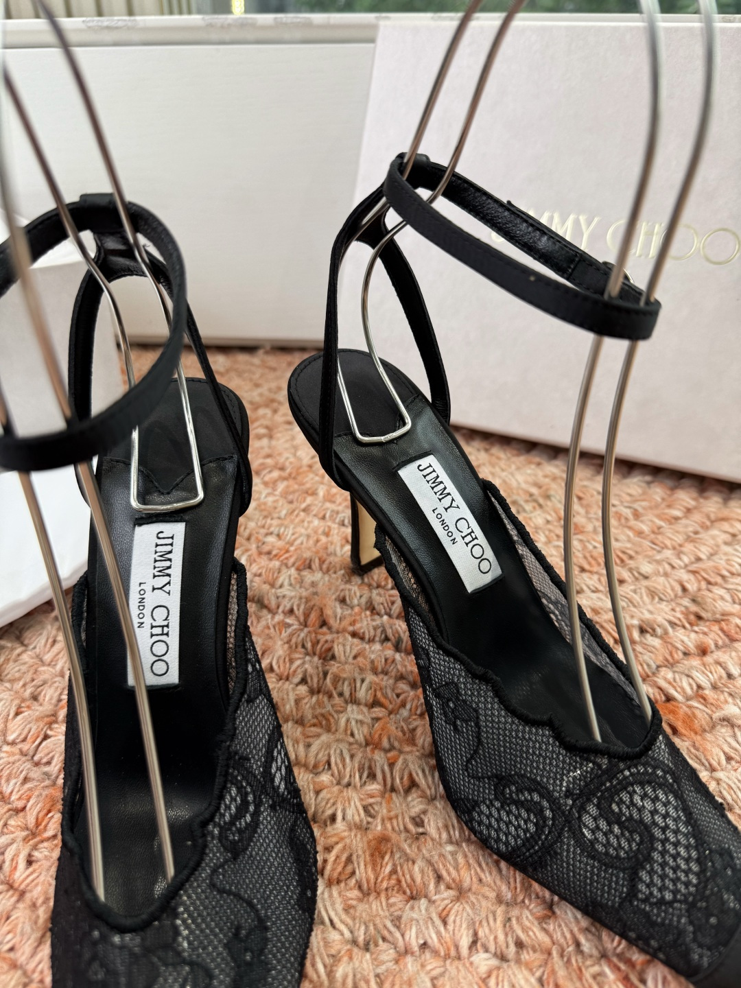 🌾G987所见即所得Jimmychoo 吉米周 26/ 春夏新款 蕾丝 尖头 高跟鞋 这个系列最有意思的