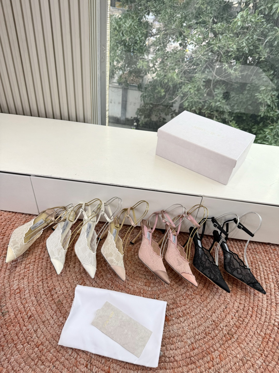 🌾G987所见即所得Jimmychoo 吉米周 26/ 春夏新款 蕾丝 尖头 高跟鞋 这个系列最有意思的