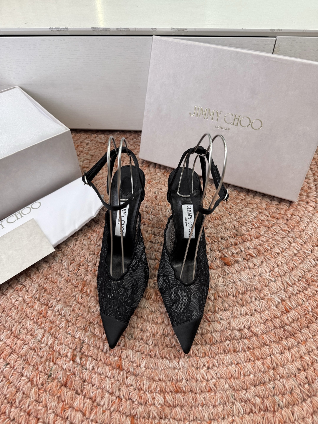 🌾G987所见即所得Jimmychoo 吉米周 26/ 春夏新款 蕾丝 尖头 高跟鞋 这个系列最有意思的