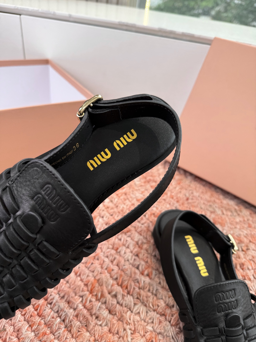 🌾G027代购级独家上新Miu Miu2026牛皮半拖Zp开发 手工羊皮编织麻花菱格平底拖鞋秒杀市面版本