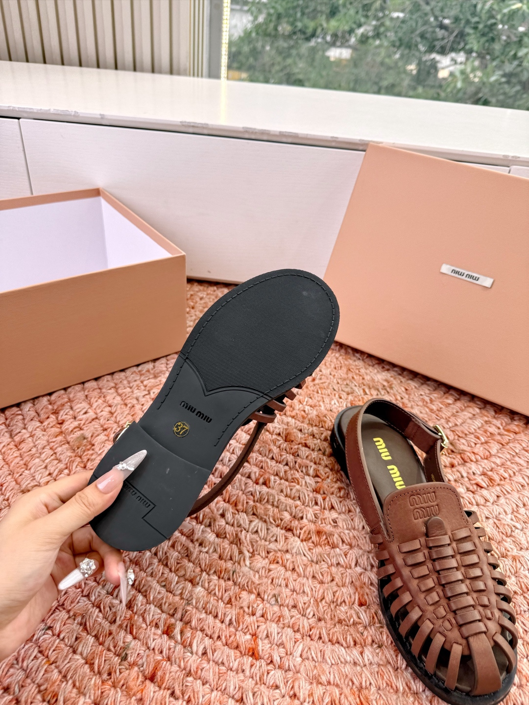 🌾G027代购级独家上新Miu Miu2026牛皮半拖Zp开发 手工羊皮编织麻花菱格平底拖鞋秒杀市面版本