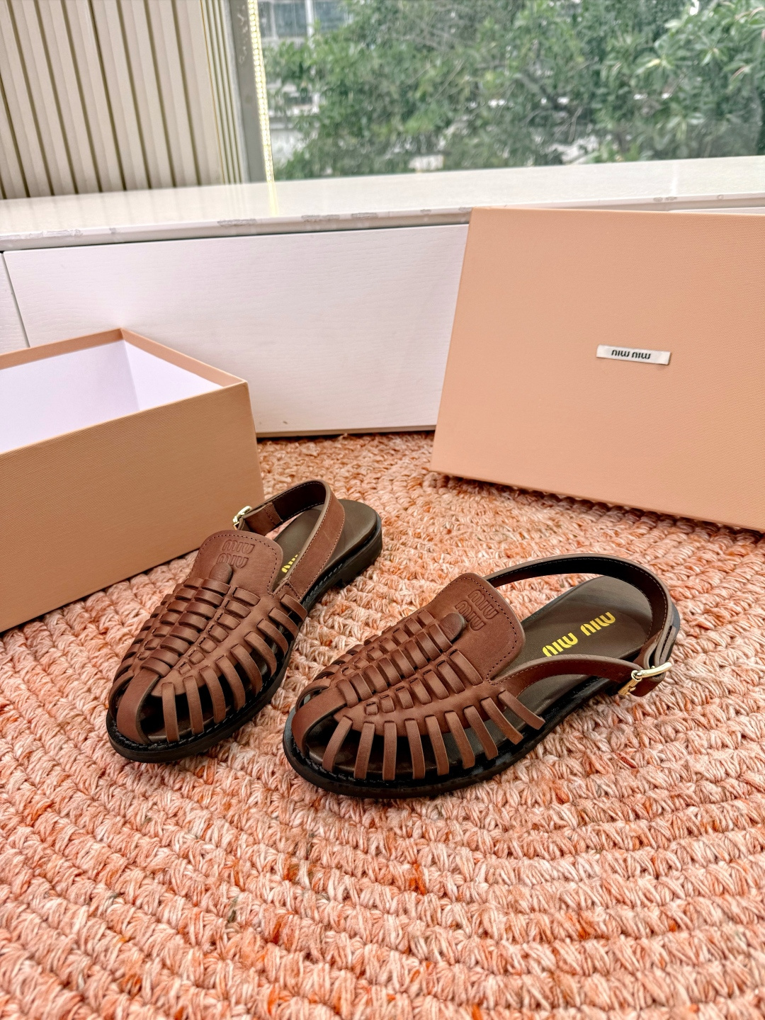 🌾G027代购级独家上新Miu Miu2026牛皮半拖Zp开发 手工羊皮编织麻花菱格平底拖鞋秒杀市面版本