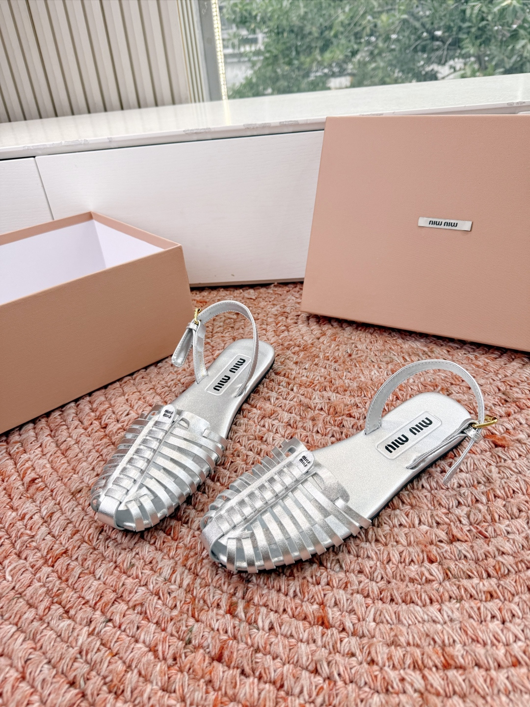 🌾G027代购级独家上新Miu Miu2026牛皮半拖Zp开发 手工羊皮编织麻花菱格平底拖鞋秒杀市面版本