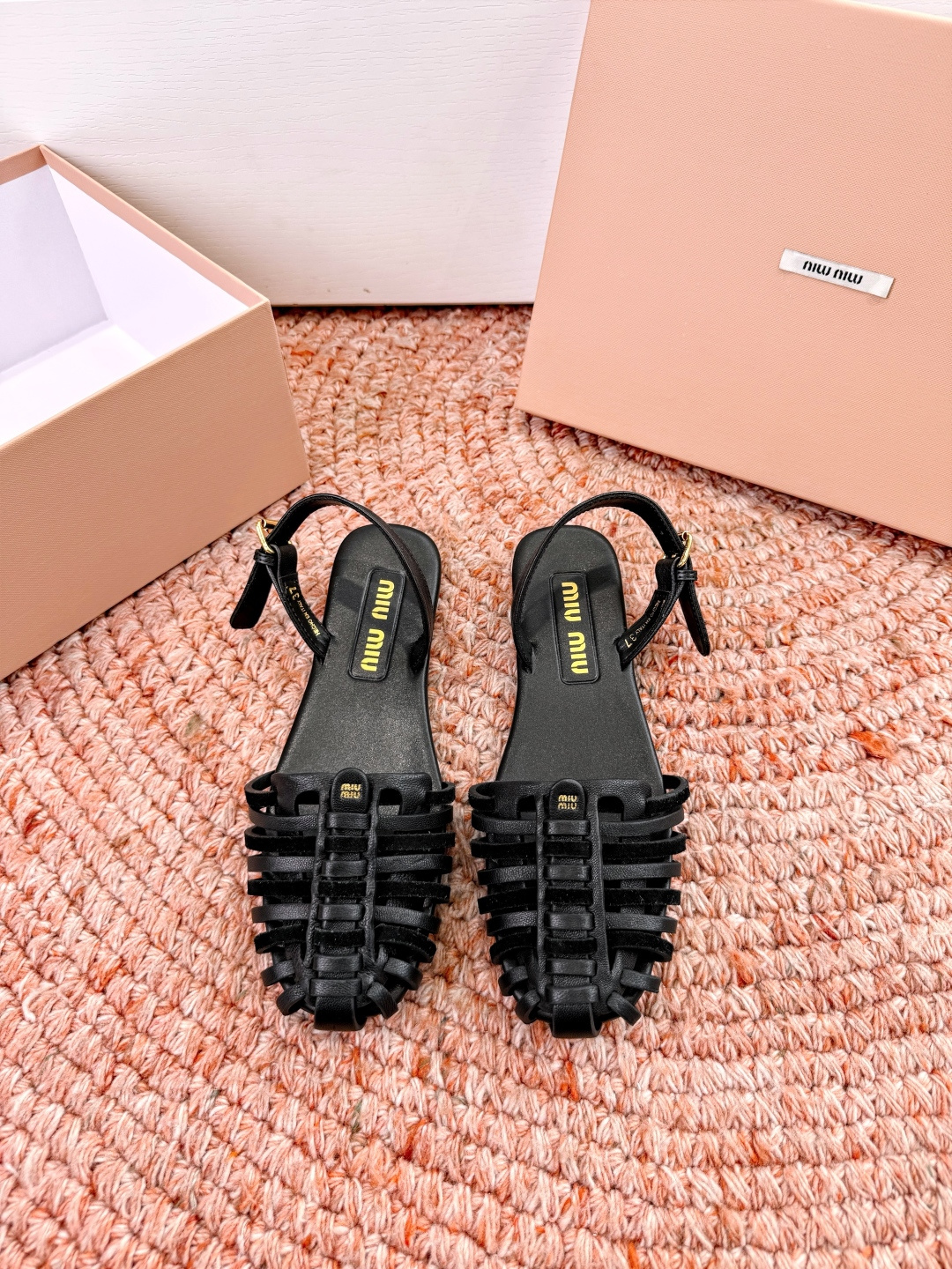 🌾G027代购级独家上新Miu Miu2026牛皮半拖Zp开发 手工羊皮编织麻花菱格平底拖鞋秒杀市面版本