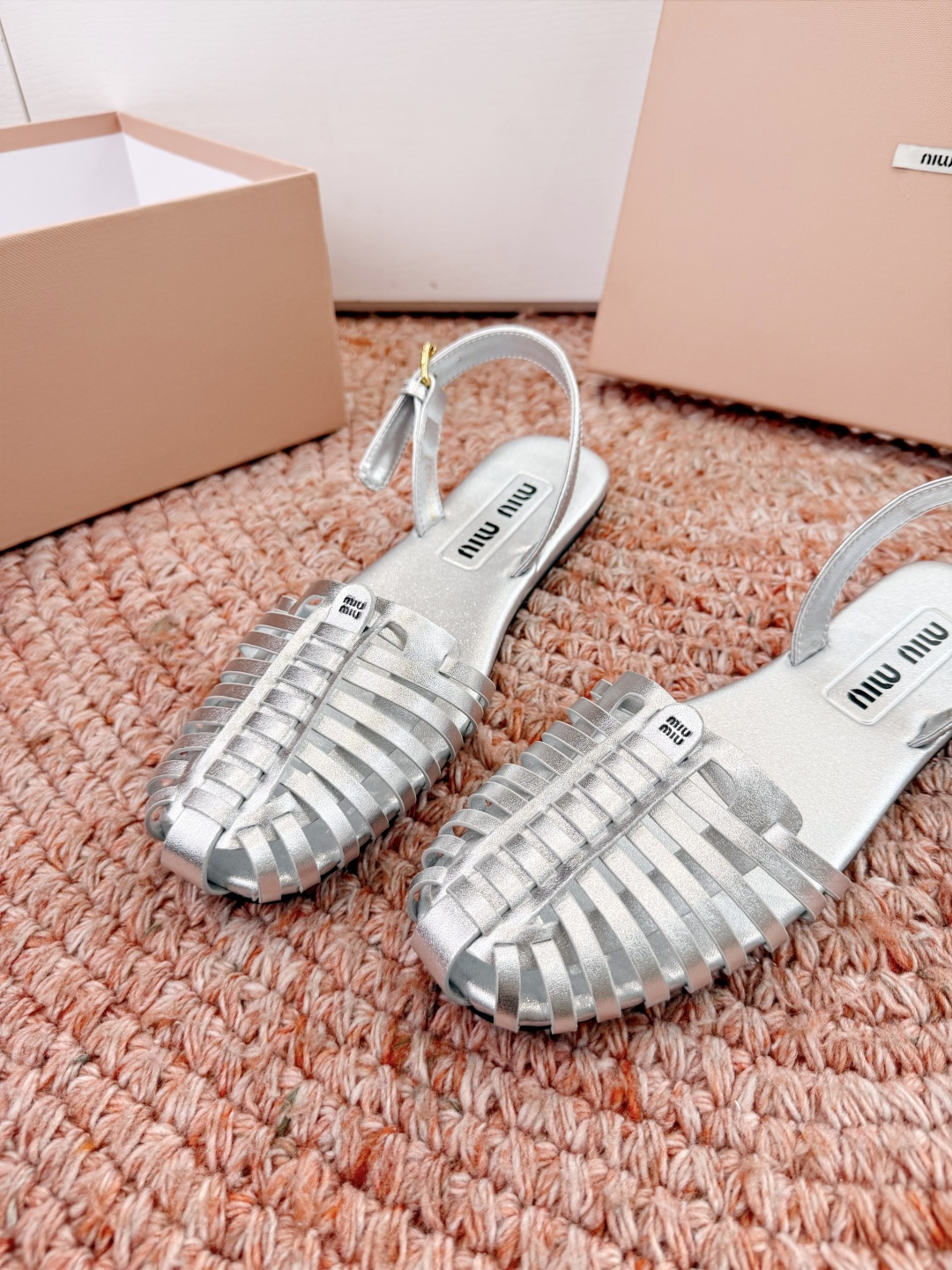 🌾G027代购级独家上新Miu Miu2026牛皮半拖Zp开发 手工羊皮编织麻花菱格平底拖鞋秒杀市面版本