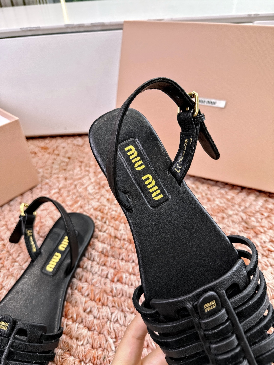 🌾G027代购级独家上新Miu Miu2026牛皮半拖Zp开发 手工羊皮编织麻花菱格平底拖鞋秒杀市面版本