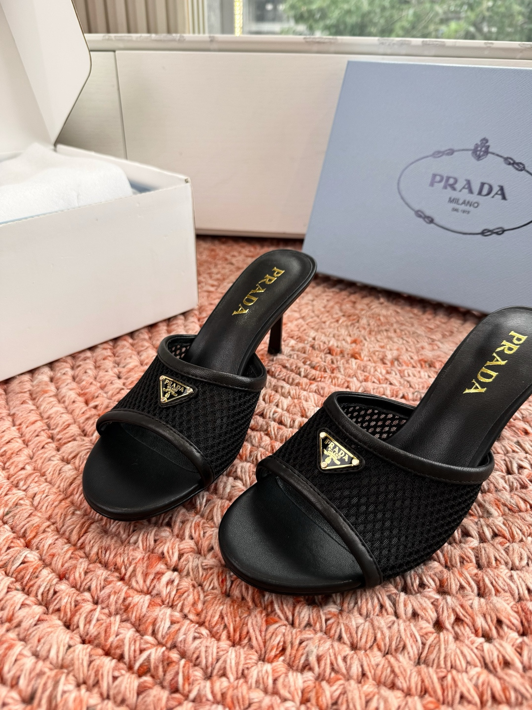 🌾G887prada普拉达2026最新春夏新款凉鞋拖鞋复古时髦鞋面，让整双鞋轻便舒适 鲜艳色彩 满足不同