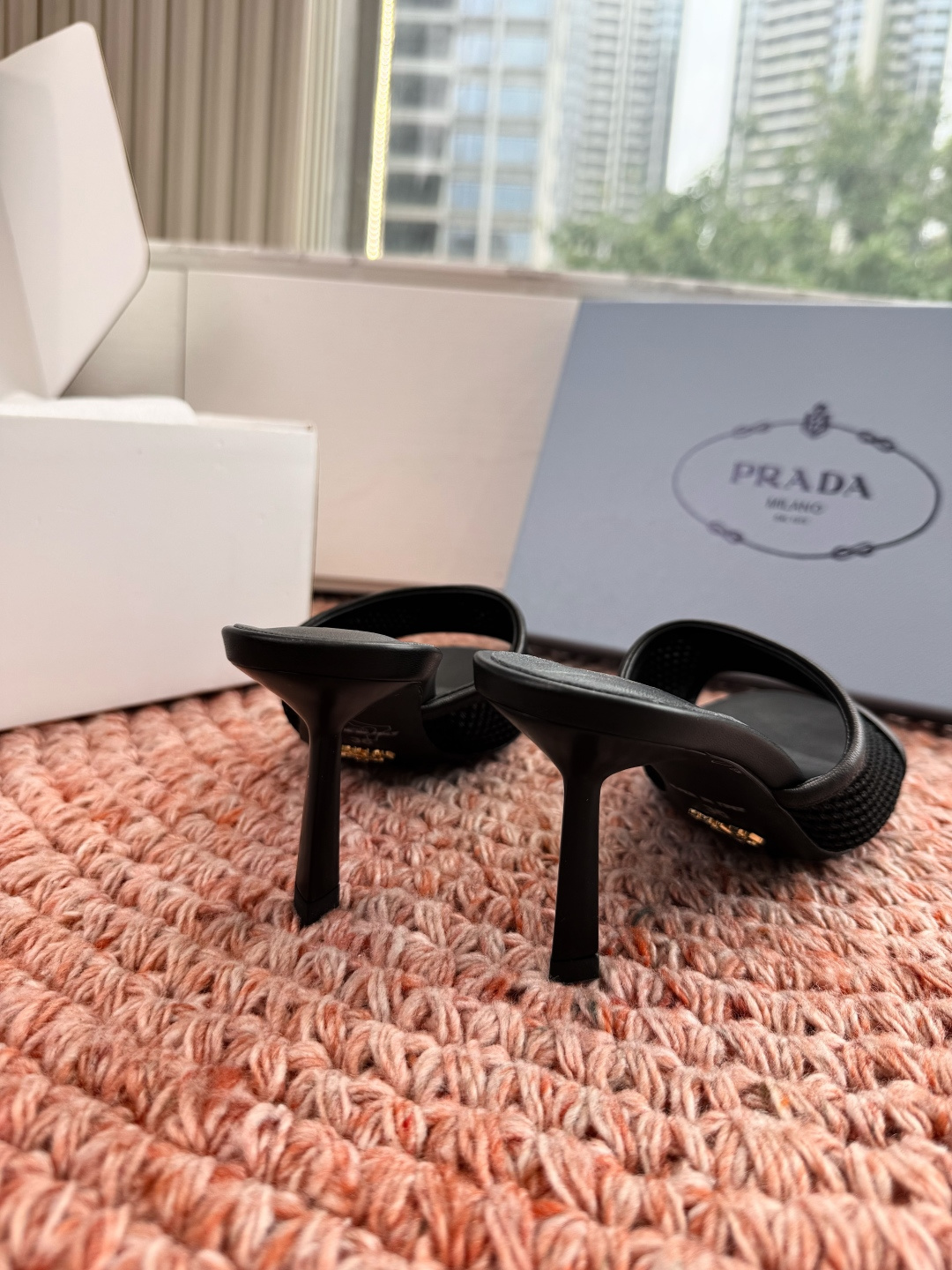 🌾G887prada普拉达2026最新春夏新款凉鞋拖鞋复古时髦鞋面，让整双鞋轻便舒适 鲜艳色彩 满足不同