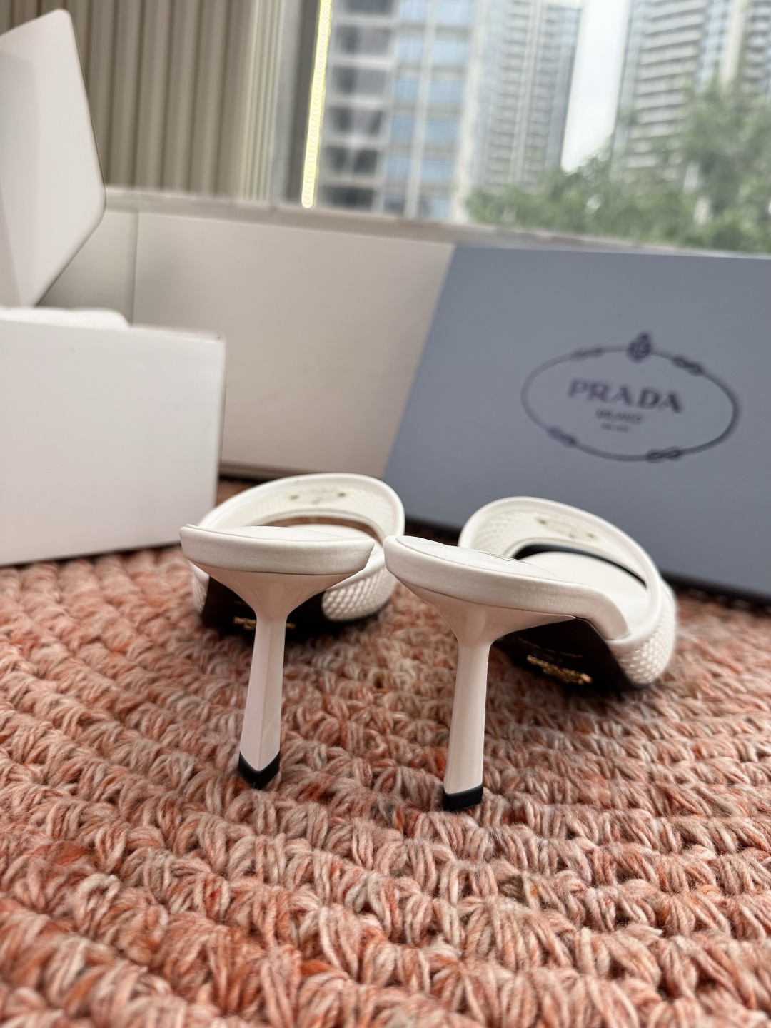 🌾G887prada普拉达2026最新春夏新款凉鞋拖鞋复古时髦鞋面，让整双鞋轻便舒适 鲜艳色彩 满足不同