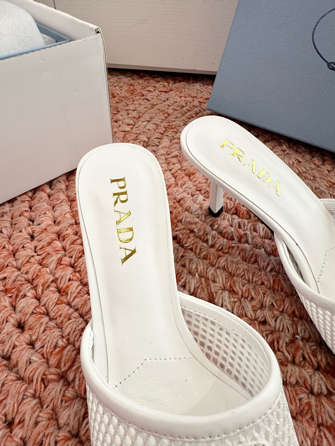 🌾G887prada普拉达2026最新春夏新款凉鞋拖鞋复古时髦鞋面，让整双鞋轻便舒适 鲜艳色彩 满足不同