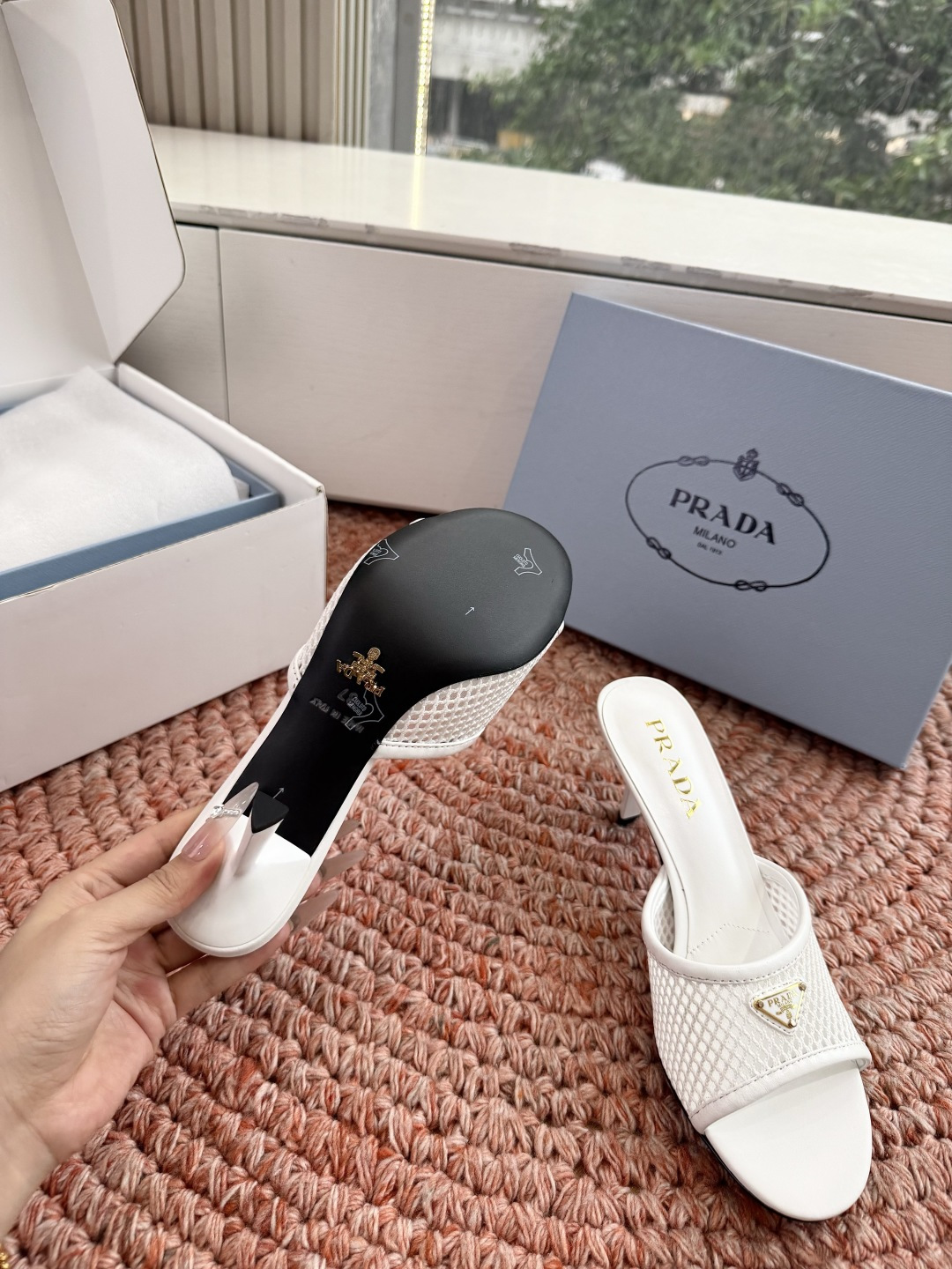 🌾G887prada普拉达2026最新春夏新款凉鞋拖鞋复古时髦鞋面，让整双鞋轻便舒适 鲜艳色彩 满足不同