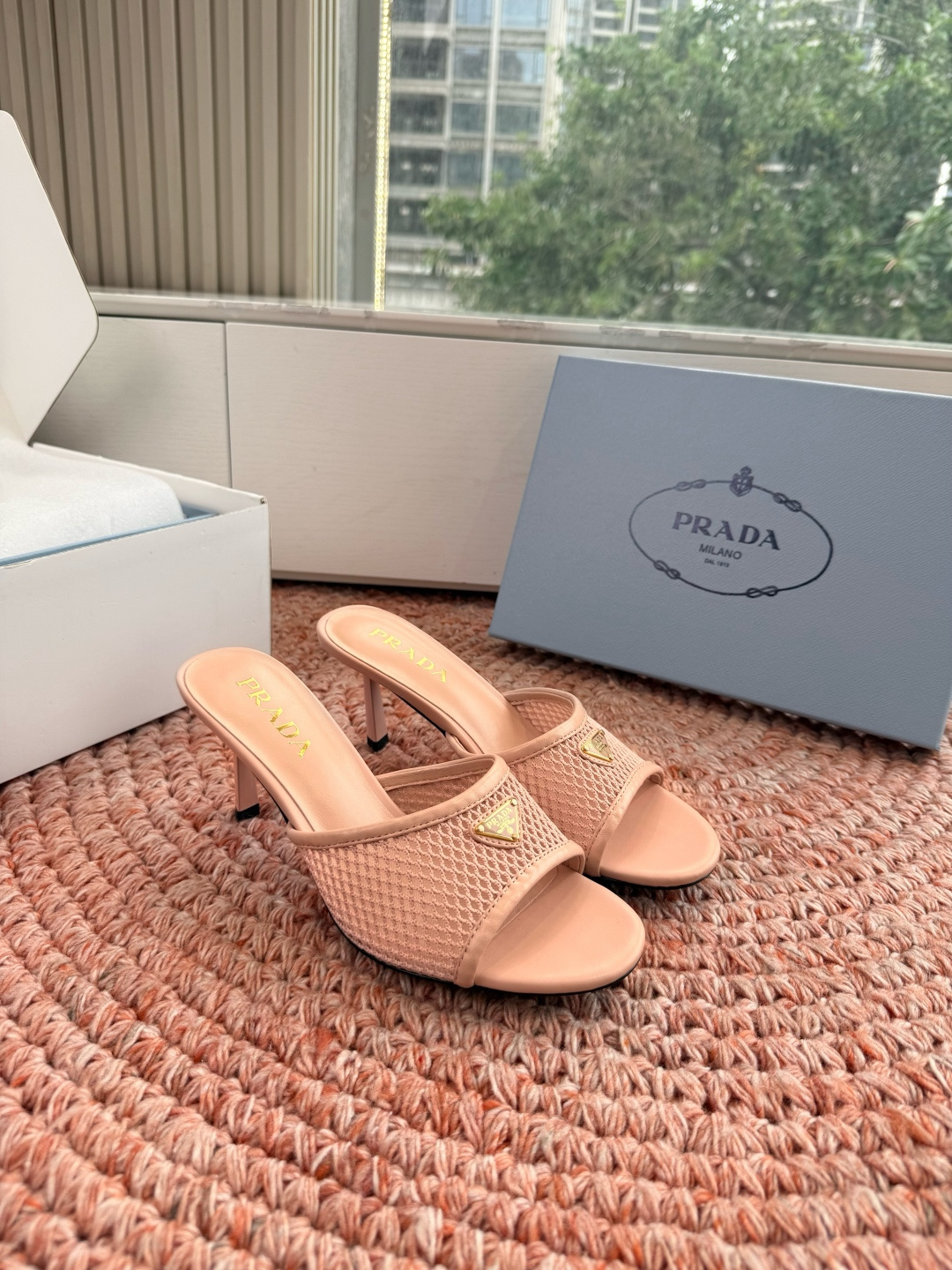 🌾G887prada普拉达2026最新春夏新款凉鞋拖鞋复古时髦鞋面，让整双鞋轻便舒适 鲜艳色彩 满足不同
