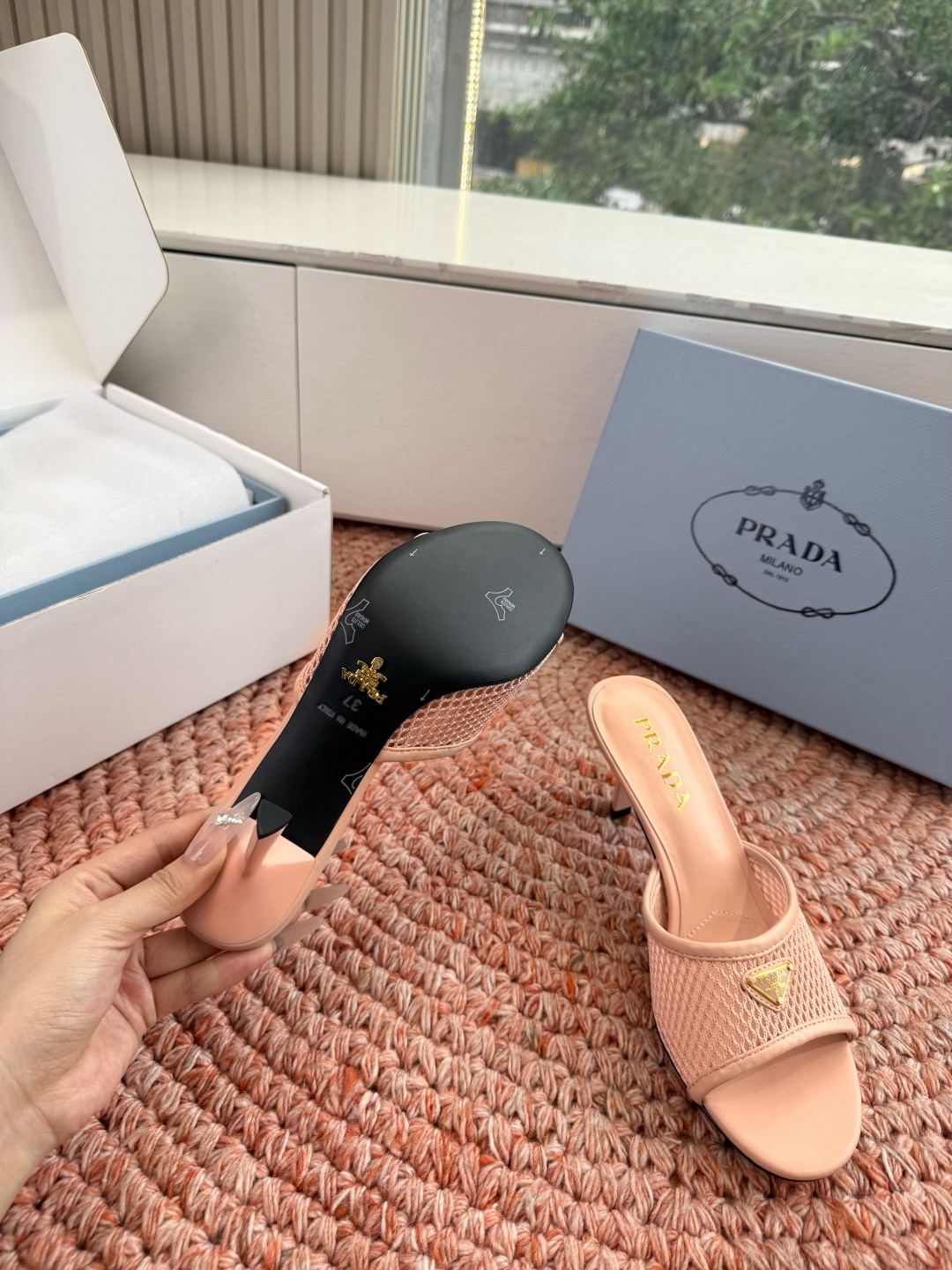 🌾G887prada普拉达2026最新春夏新款凉鞋拖鞋复古时髦鞋面，让整双鞋轻便舒适 鲜艳色彩 满足不同