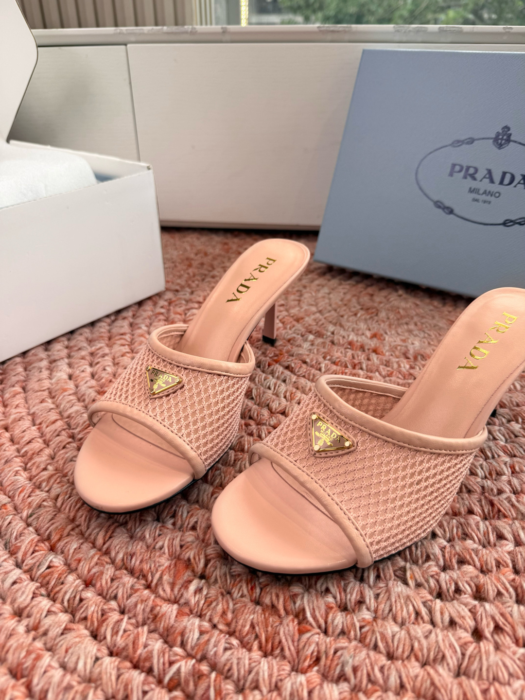 🌾G887prada普拉达2026最新春夏新款凉鞋拖鞋复古时髦鞋面，让整双鞋轻便舒适 鲜艳色彩 满足不同