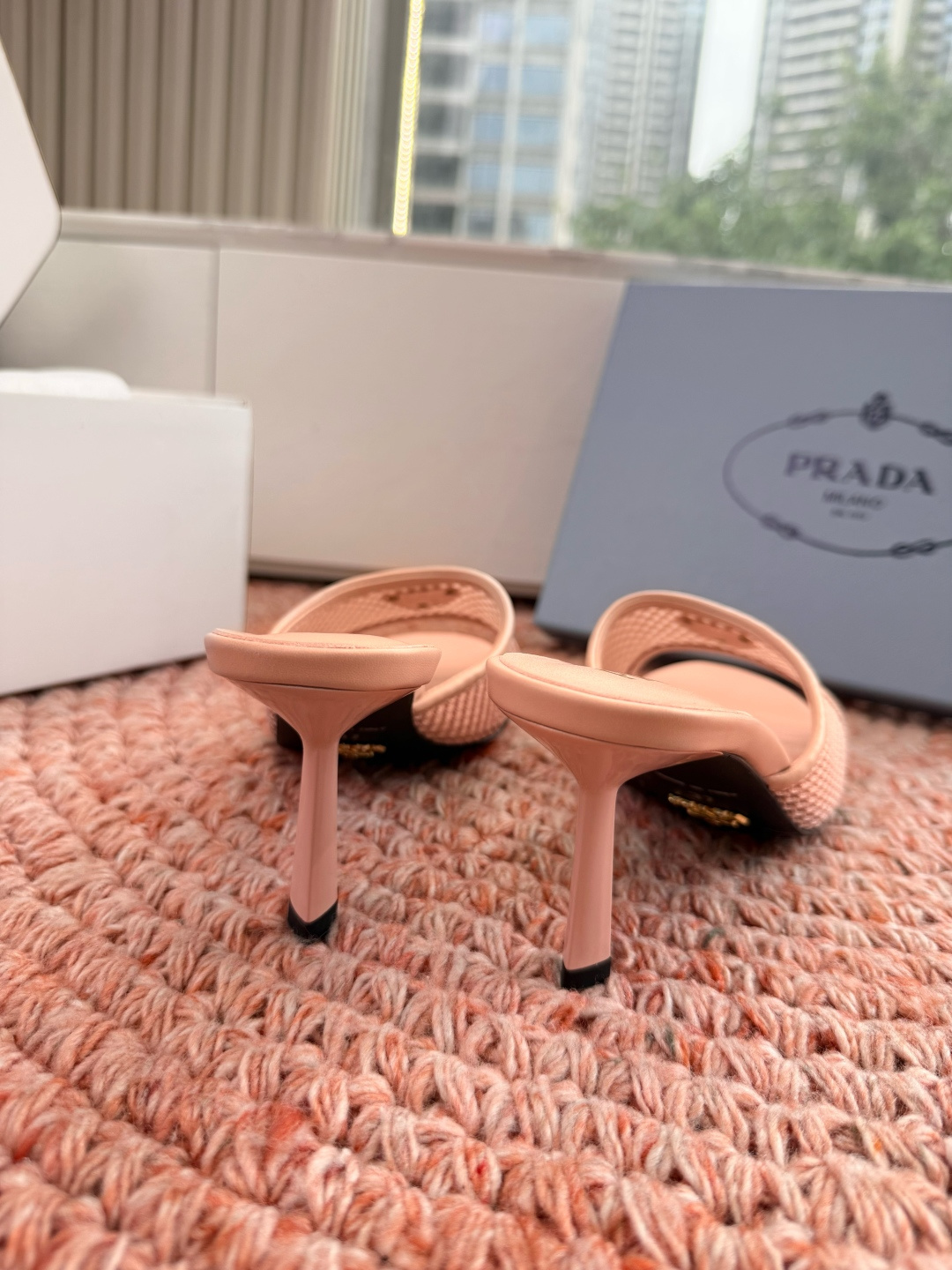 🌾G887prada普拉达2026最新春夏新款凉鞋拖鞋复古时髦鞋面，让整双鞋轻便舒适 鲜艳色彩 满足不同