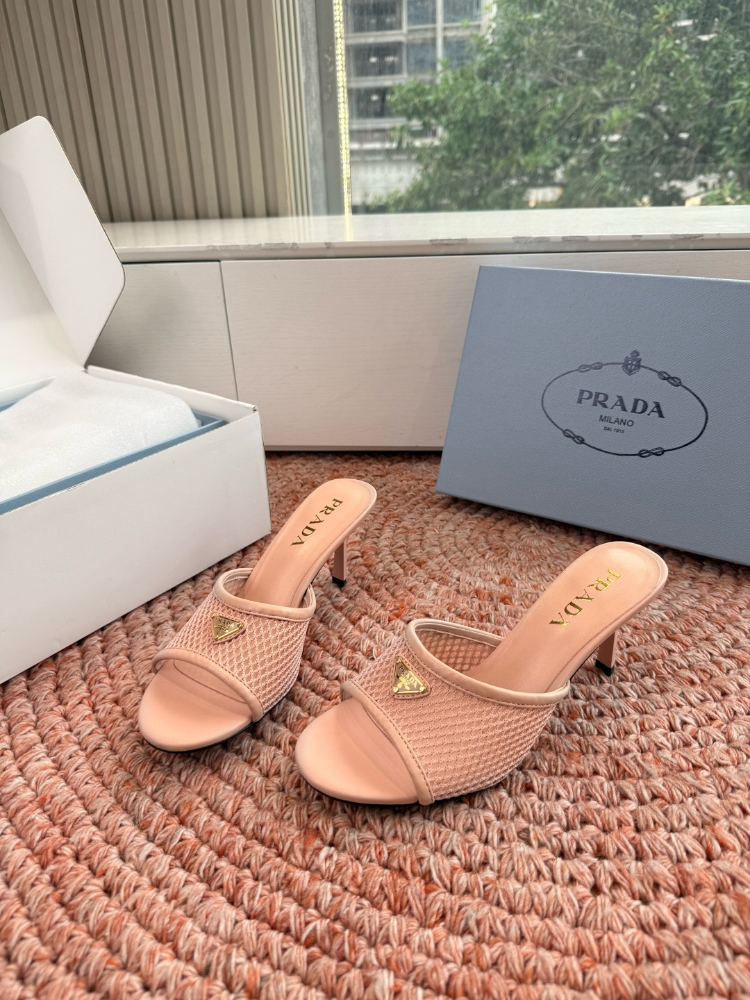 🌾G887prada普拉达2026最新春夏新款凉鞋拖鞋复古时髦鞋面，让整双鞋轻便舒适 鲜艳色彩 满足不同