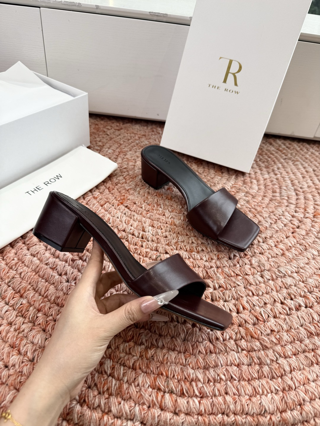 🌾所见即所得G213代购级别the ro*拖鞋凉鞋一定要收了它 有一丢高级又简约的感觉其实除了好看以外它